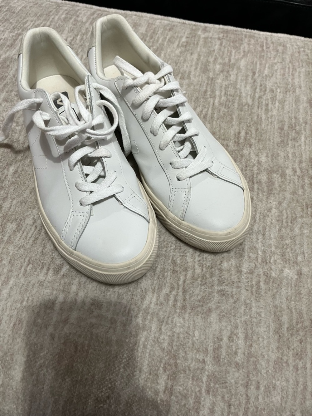 Veja White Low-Top Sneakers with Cream Sole - Picture 8 of 8